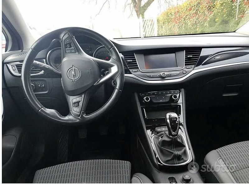 Usata Opel Astra 105 CV (77 kW) 2022 Bianco Station wagon