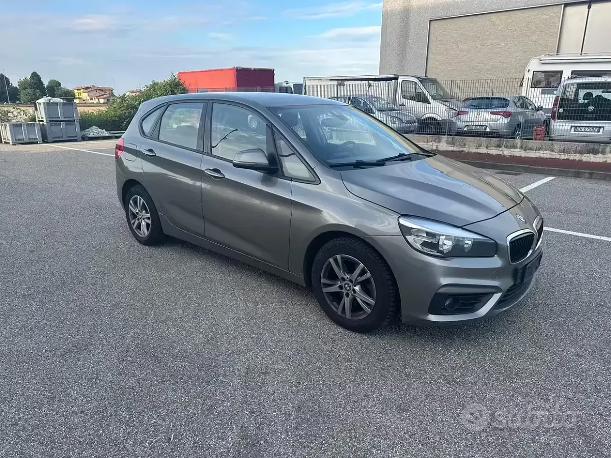 Usata BMW 216 Active Tourer Advantage 116 CV (85 kW) 2015 Grigio Monovolume