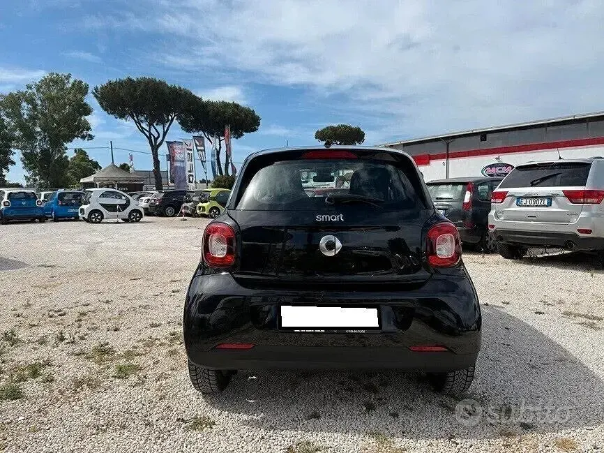 Usata Smart ForFour Passion 71 CV (52 kW) 2015 Nero Utilitaria