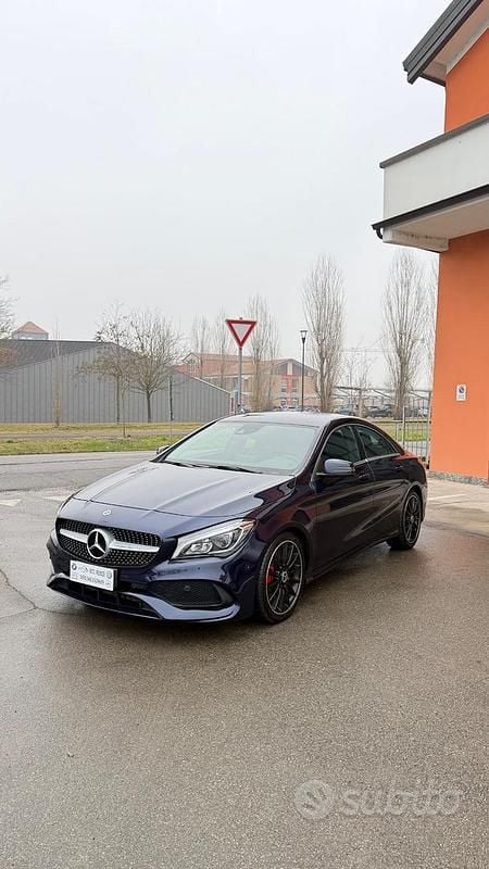 Usata Mercedes CLA220 Premium 176 CV (129 kW) 2017 Blu Berlina