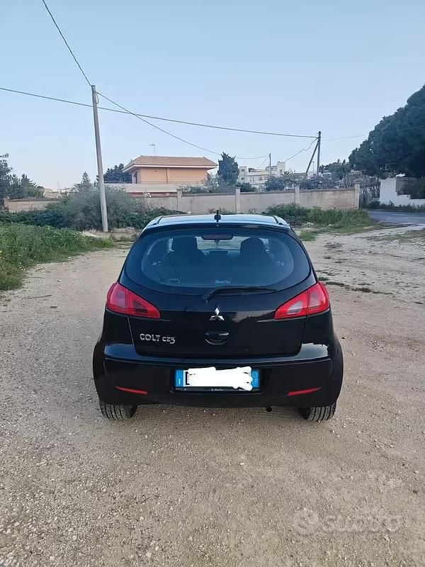 Usata Mitsubishi Colt Invite 75 CV (55 kW) 2007 Nero Utilitaria