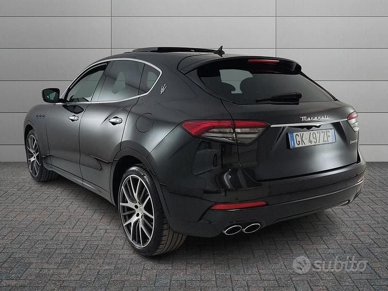Usata Maserati Levante 330 CV (242 kW) 2022 Nero SUV