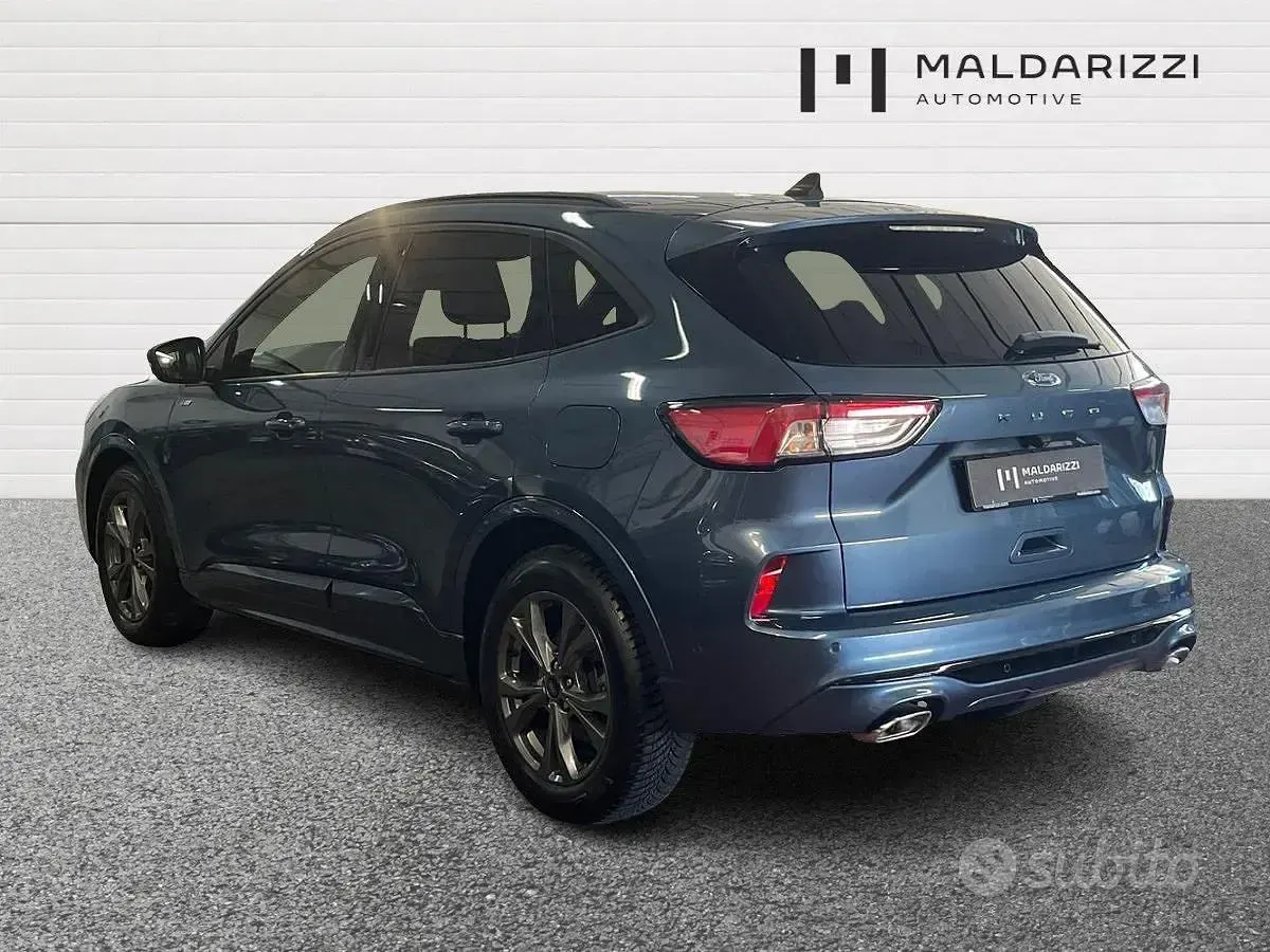 Usata Ford Kuga ST-Line X 120 CV (88 kW) 2023 Blu SUV