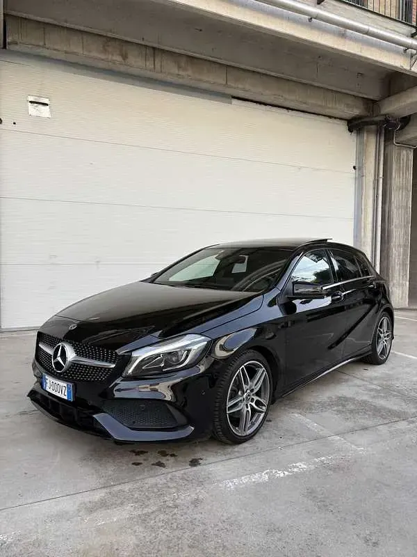 Usata Mercedes A180 Premium 109 CV (80 kW) 2017 Berlina
