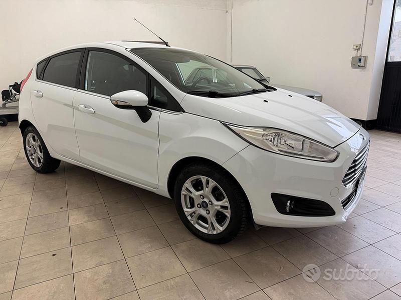 Usata Ford Fiesta Titanium 95 CV (69 kW) 2016 Bianco Berlina