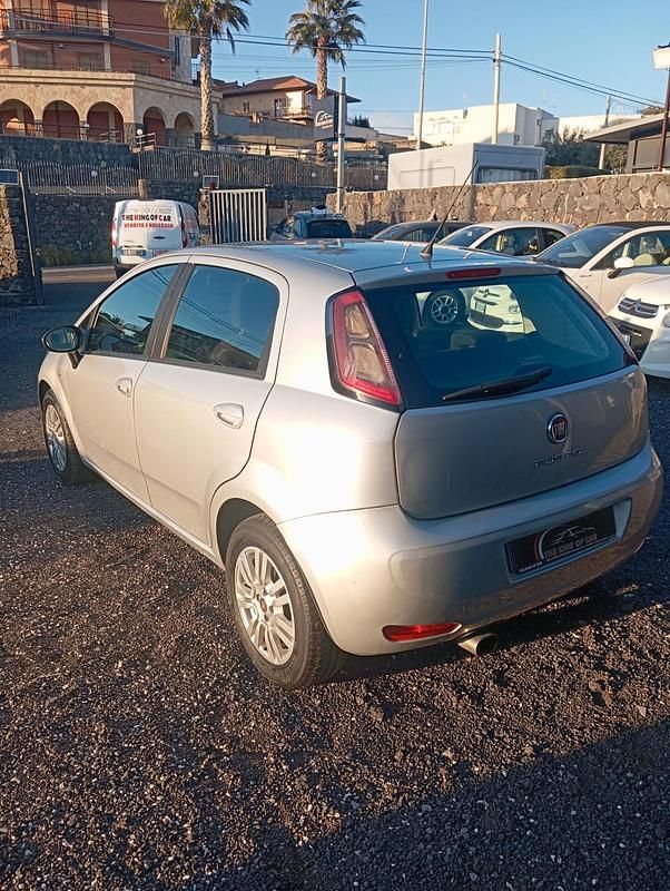 Usata Fiat Punto Lounge 85 CV (62 kW) 2015 Grigio Berlina