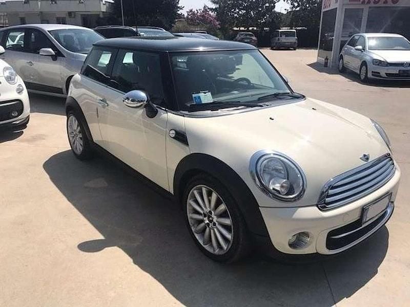 Usata Mini Cooper D 111 CV (81 kW) 2012 Bianco Utilitaria