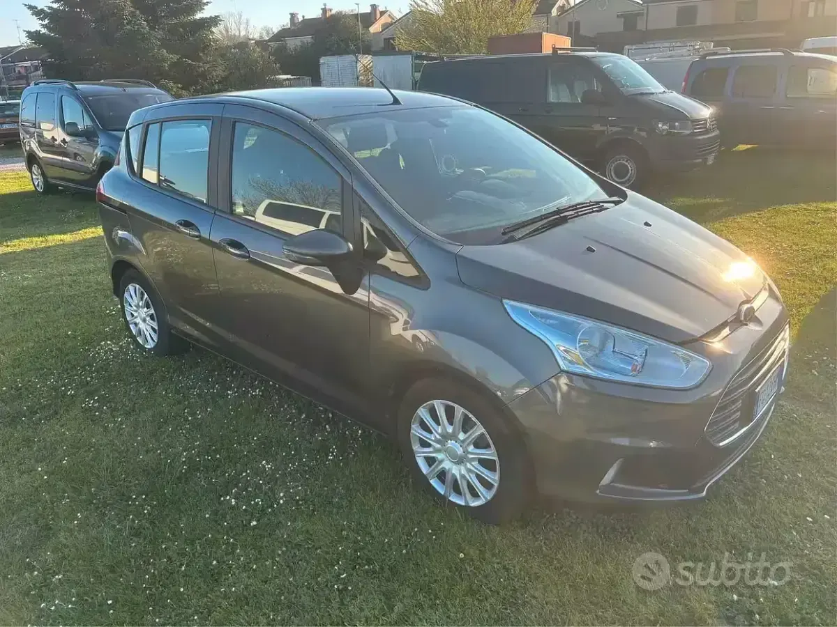 Usata Ford B-MAX 75 CV (55 kW) 2017 Grigio Monovolume