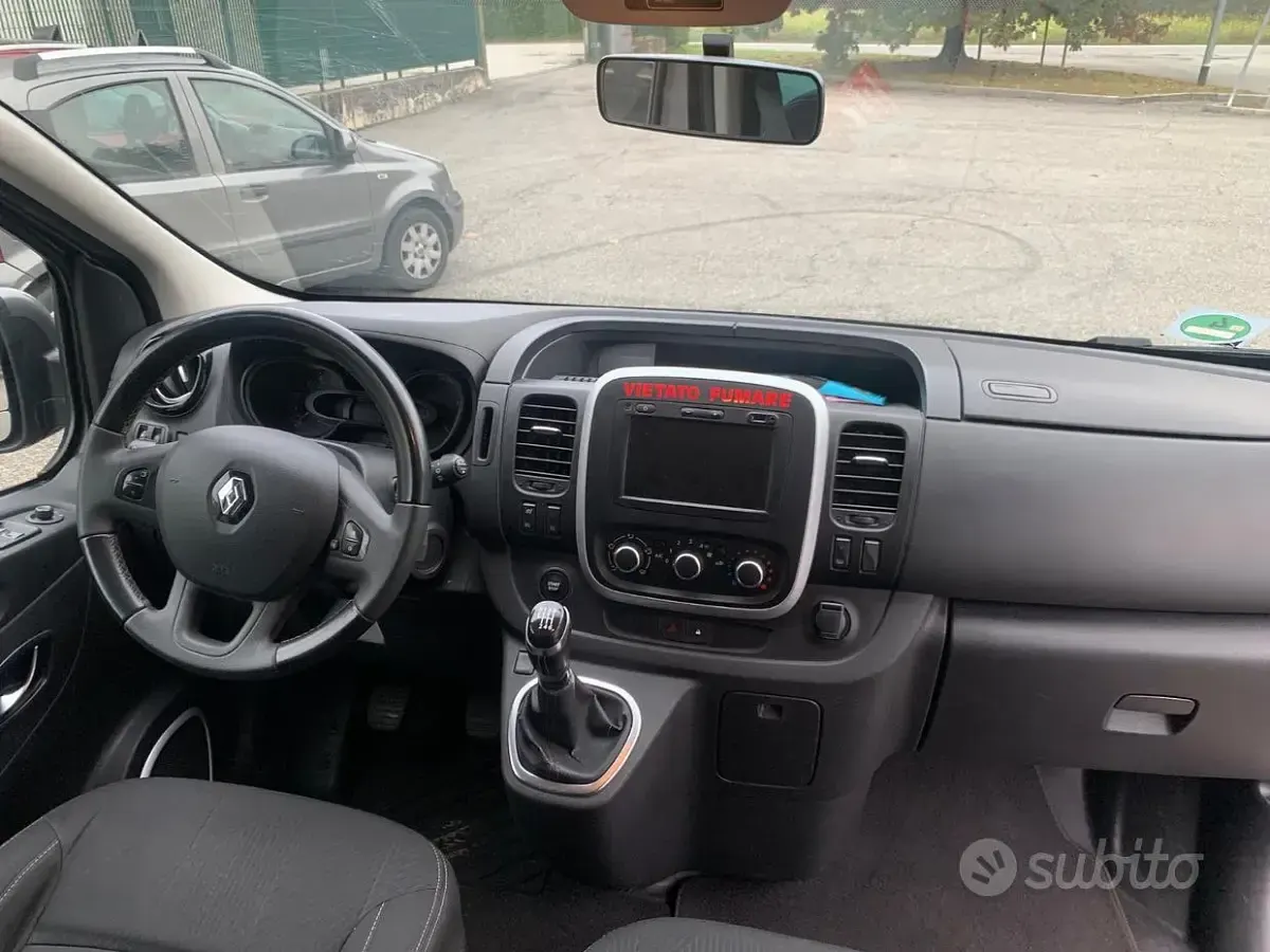 Usata Renault Trafic 150 CV (110 kW) 2019 Grigio Monovolume