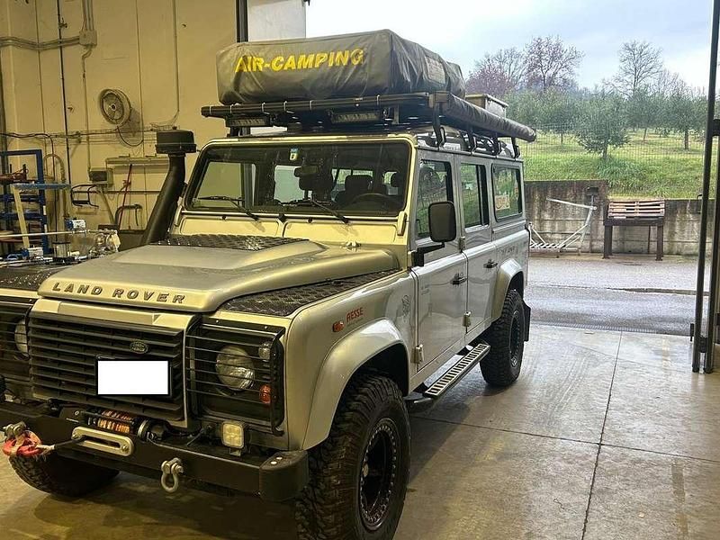 Usata Land Rover Defender 122 CV (89 kW) 2012 Argento Station wagon