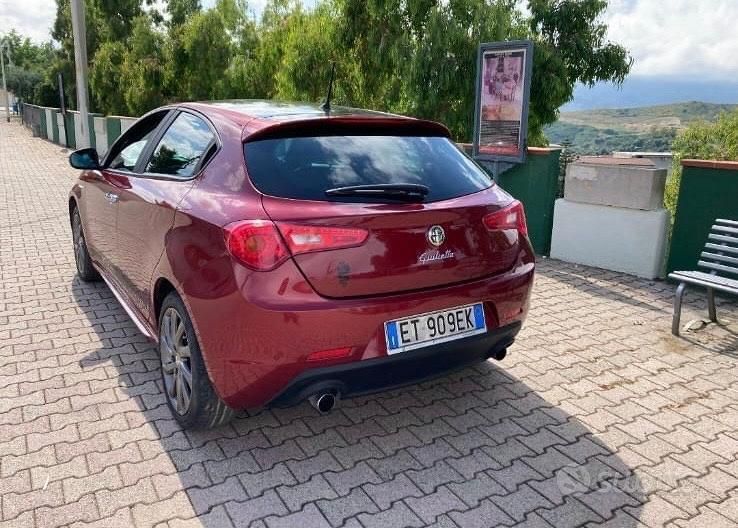Rosso Usata 2013 Alfa Romeo Giulietta Veloce Due volumi | 7500 € (Ottimo prezzo) - Immagine 1/4