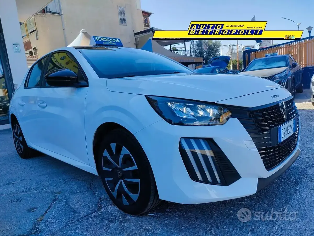 Usata Peugeot 208 Active 75 CV (55 kW) 2024 Bianco Utilitaria