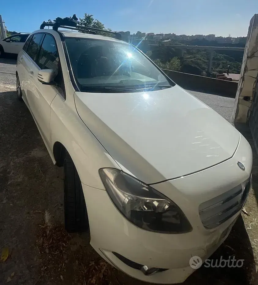 Usata Mercedes B180 109 CV (80 kW) 2013 Bianco Utilitaria
