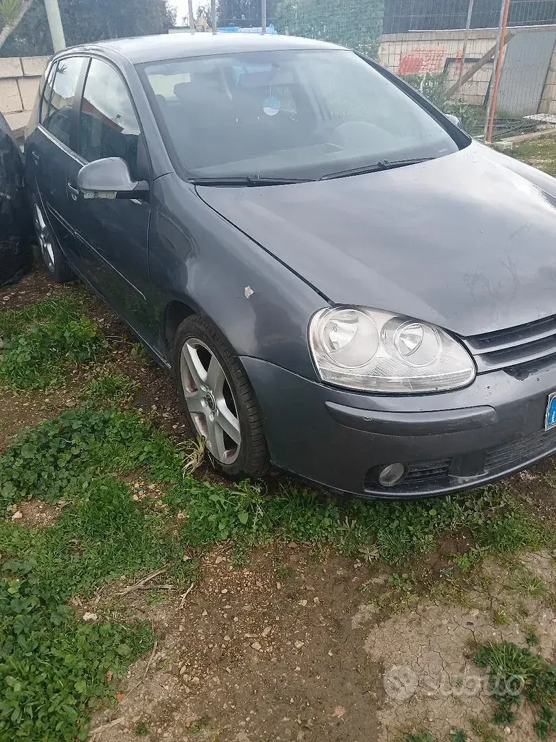 Usata VW Golf V 105 CV (77 kW) 2005 Utilitaria