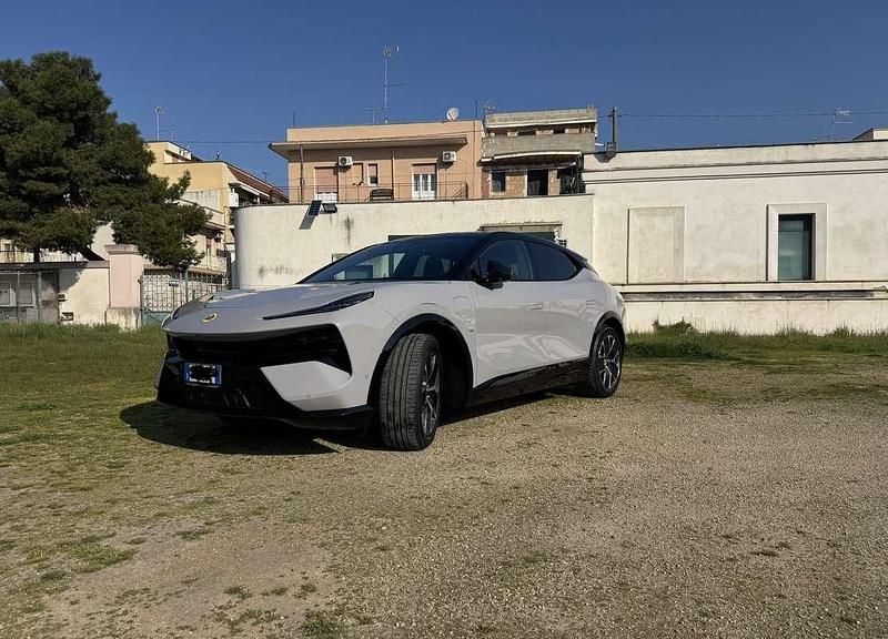 Usata Lotus Eletre 450 kW (612 CV) 2024 SUV