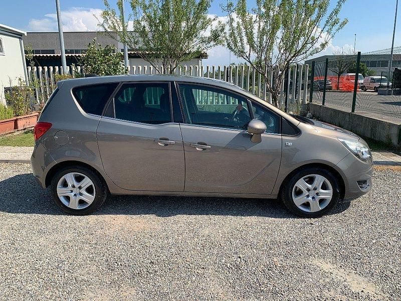 Usata Opel Meriva Cosmo 110 CV (80 kW) 2015 Grigio Monovolume