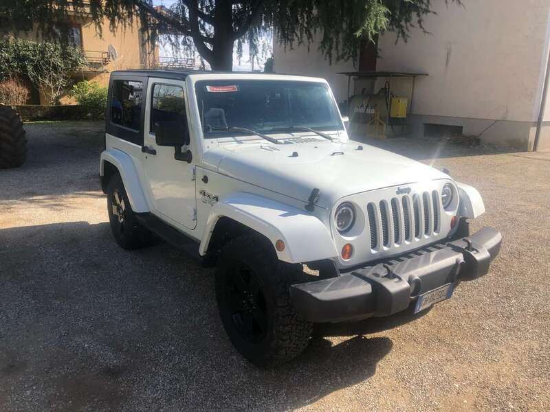 Usata 2010 Jeep Wrangler Sahara SUV | 20.750 € (Ottimo prezzo) - Immagine 1/4