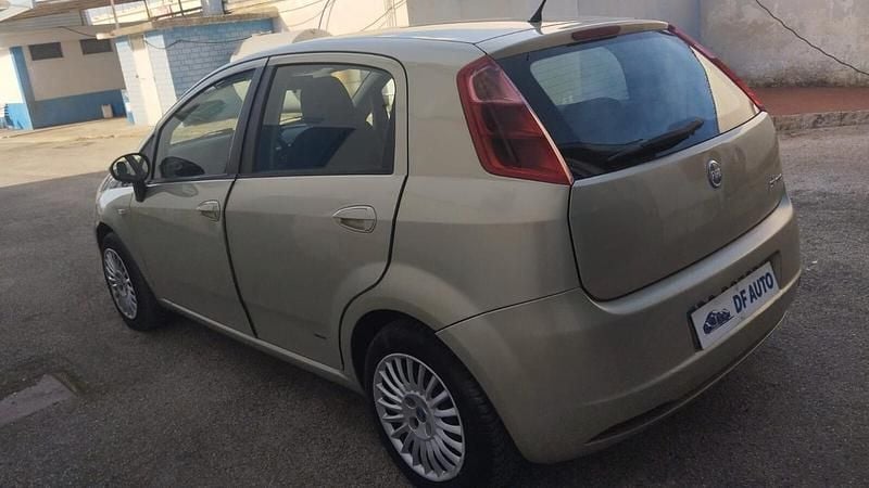 Usata Fiat Grande Punto 75 CV (55 kW) 2008 Oro Utilitaria