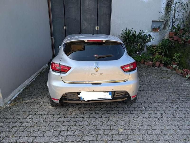 Usata Renault Clio V Business 90 CV (66 kW) 2020 Argento Berlina
