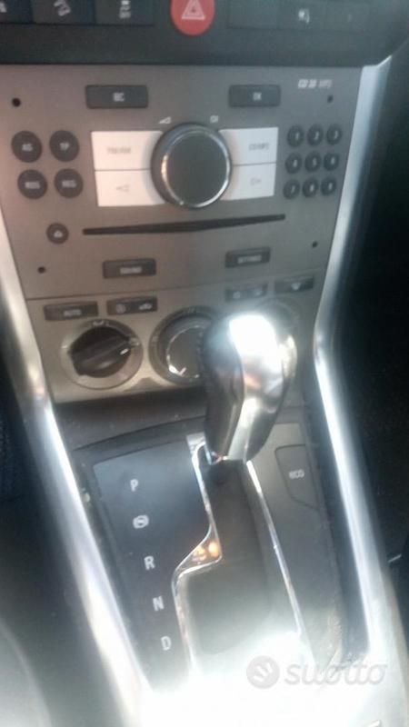 Usata Opel Antara 184 CV (135 kW) 2011 Bianco SUV