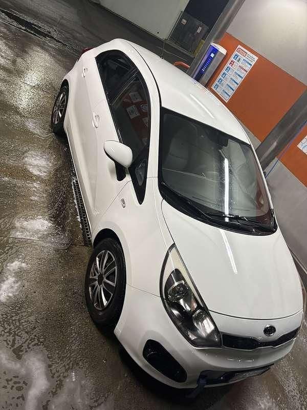 Usata Kia Rio EX 86 CV (63 kW) 2011 Berlina