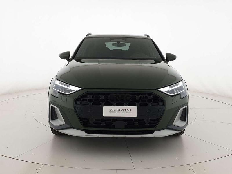 Nuova Audi A3 150 CV (110 kW) 2026 Verde distretto metallizzato Berlina