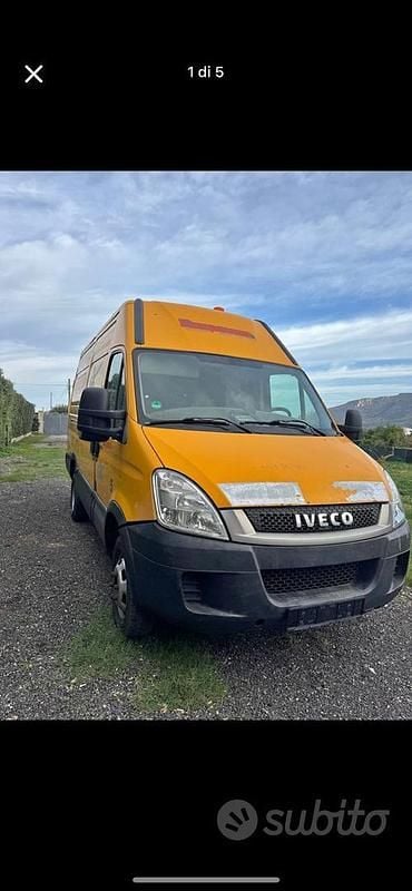 Usata Iveco Daily 2011 Giallo