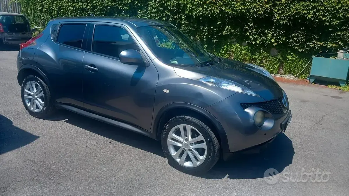 Usata Nissan Juke Acenta 110 CV (80 kW) 2011 Grigio SUV