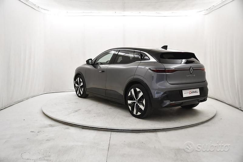 Usata Renault Megane E-Tech Techno 160 kW (218 CV) 2022 Grigio Berlina