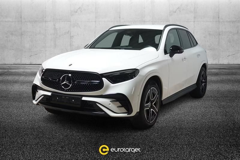Usata Mercedes GLC300e AMG Line Premium 269 CV (197 kW) 2024 Bianco pastello SUV