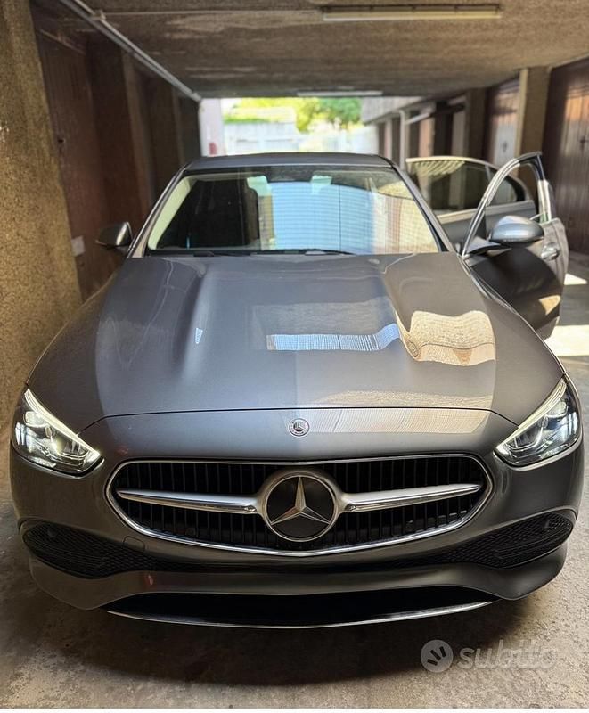 Grigio Usata 2022 Mercedes C200 Tre volumi | 36.999 € (Buon prezzo) - Immagine 1/4