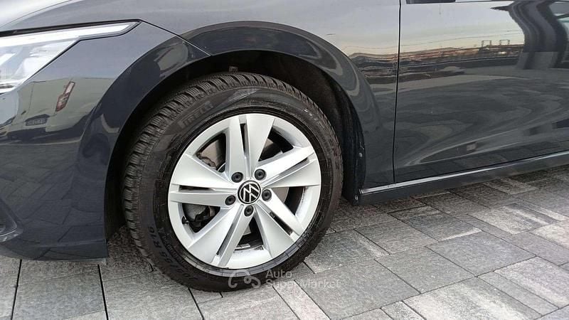 Usata VW Golf VIII Life 116 CV (85 kW) 2022 Grigio Station wagon