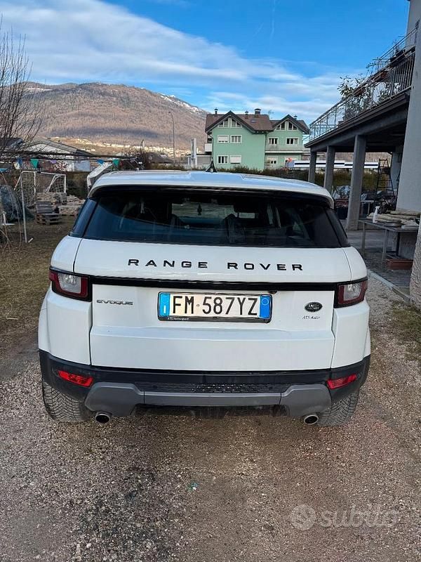 Usata Land Rover Range Rover 106 CV (77 kW) 2017 Bianco SUV
