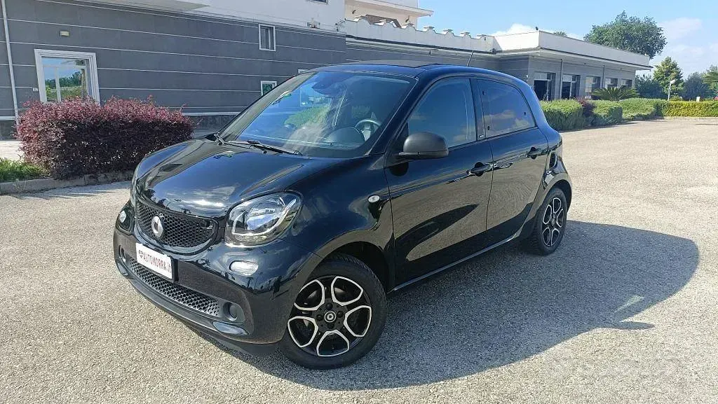 Usata Smart ForFour Passion 90 CV (66 kW) 2018 Nero Utilitaria