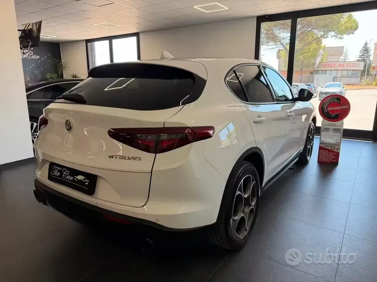 Usata Alfa Romeo Stelvio Sprint 190 CV (139 kW) 2022 Bianco SUV