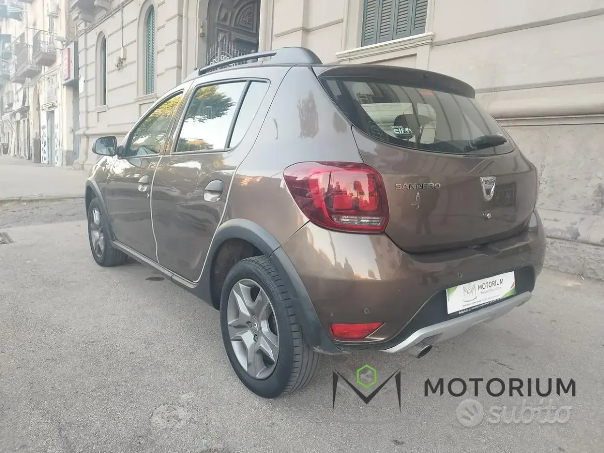 Usata Dacia Sandero Stepway 90 CV (66 kW) 2019 Marrone Berlina
