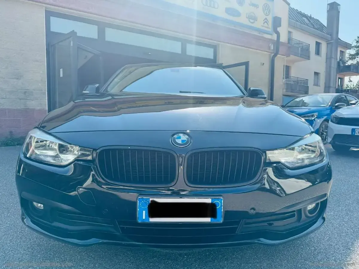 Usata BMW 318 Advantage 150 CV (110 kW) 2017 Nero Station wagon