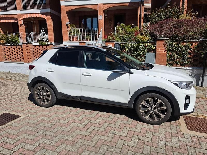 Usata Kia Stonic 120 CV (88 kW) 2020 Bianco SUV