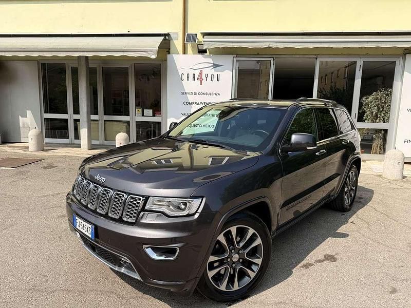 Grigio Usata 2017 Jeep Grand Cherokee Overland SUV | 22.900 € (Cara) - Immagine 1/4