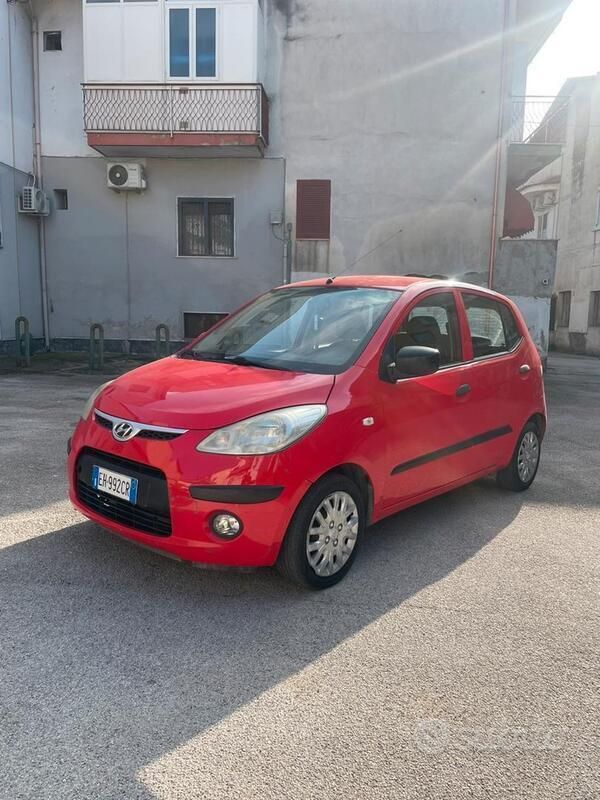 Rosso Usata 2012 Hyundai i10 Due volumi | 2500 € - Immagine 1/4