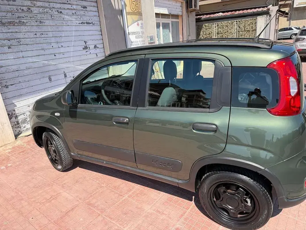 Usata Fiat Panda 4x4 S 86 CV (63 kW) 2019 Verde Utilitaria
