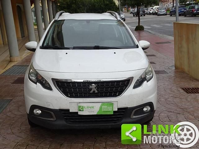Usata Peugeot 2008 Allure 100 CV (73 kW) 2017 Bianco SUV