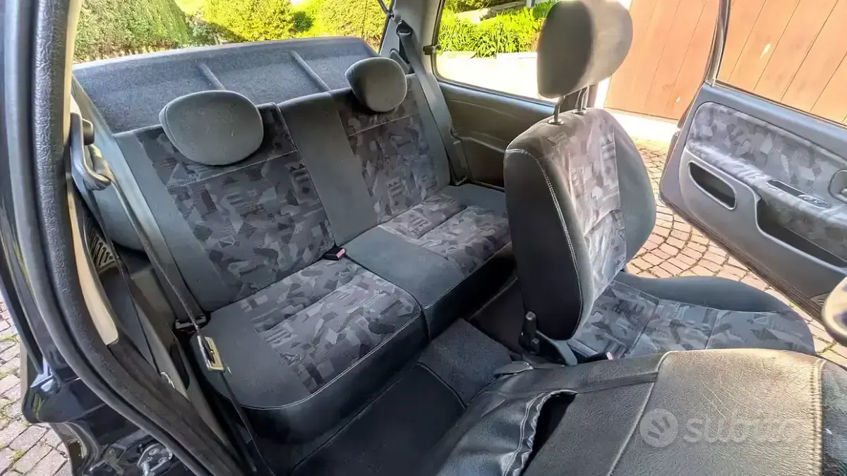 Usata Citroën Saxo 50 CV (36 kW) 2003 Nero Utilitaria