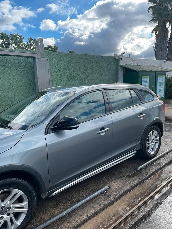 Usata Volvo V60 CC 150 CV (110 kW) 2017 Grigio Station wagon