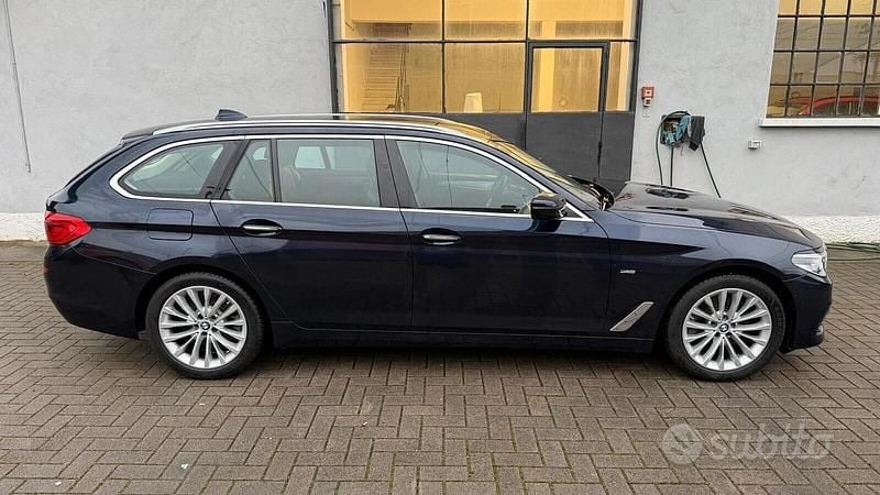 Usata BMW 520 Luxury Line 190 CV (139 kW) 2019 Blu Station wagon