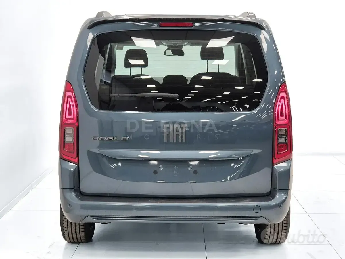 Nuova Fiat Doblò Trekking 130 CV (95 kW) 2026 Blu Monovolume