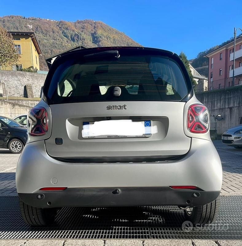 Usata Smart ForTwo Coupé 41 kW (56 CV) 2021 Grigio Utilitaria