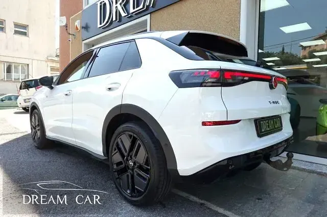 Nuova VW T-Roc R-line 150 CV (110 kW) 2026 Bianco pastello SUV