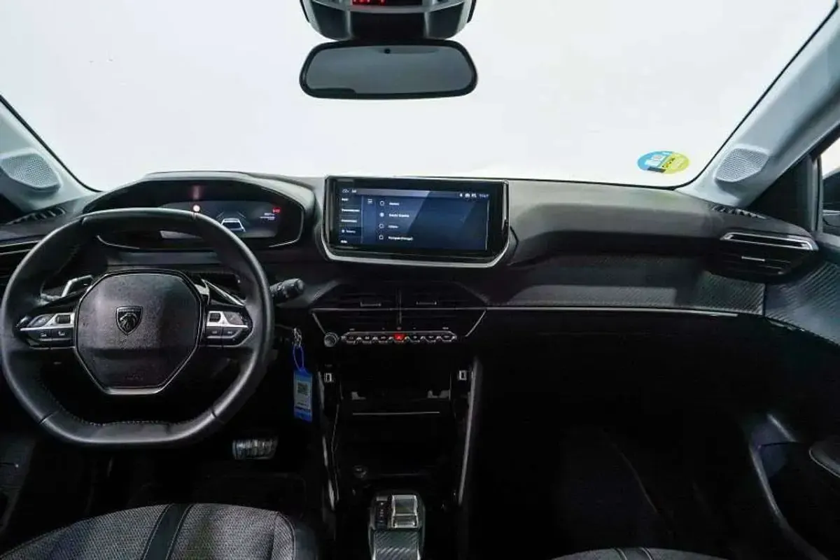 Usata Peugeot 208 Allure 101 CV (74 kW) 2025 Vari colori Utilitaria