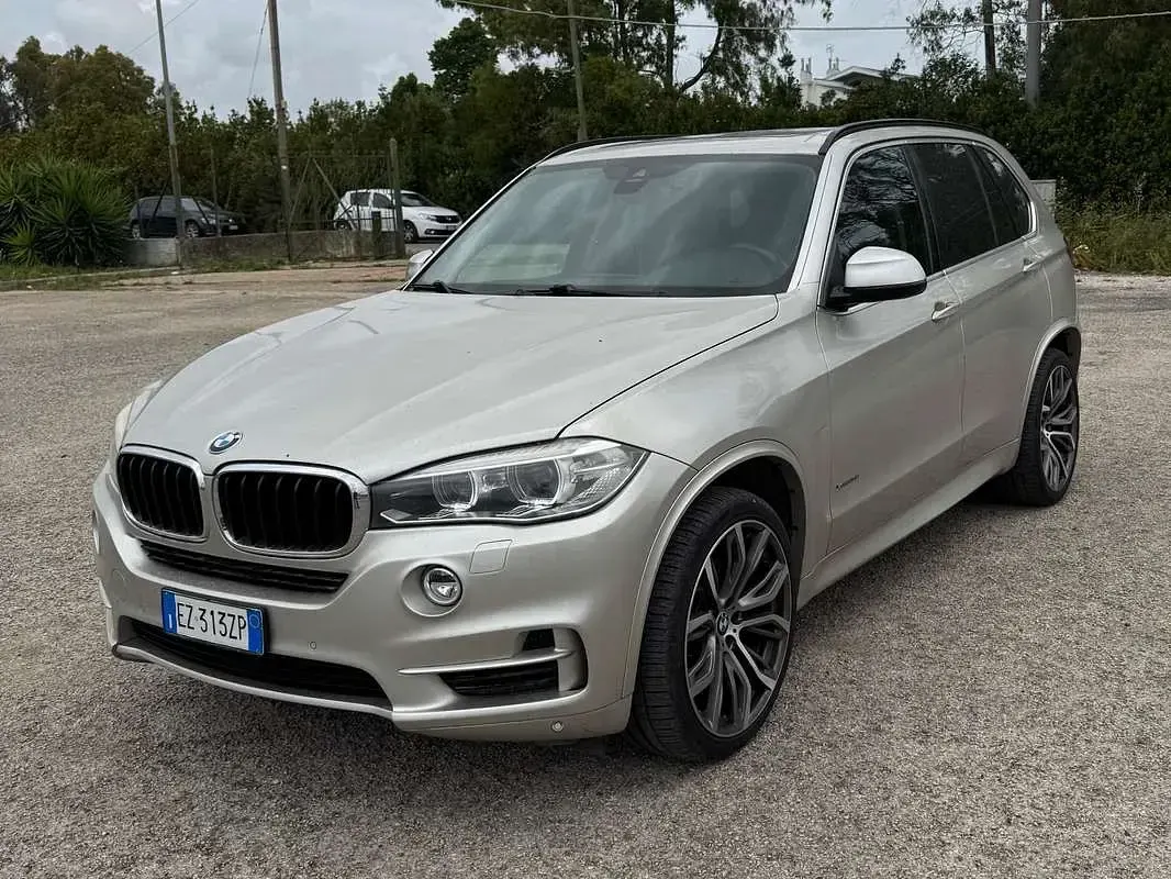 Usata BMW X5 Luxury Line 306 CV (225 kW) 2015 Grigio SUV